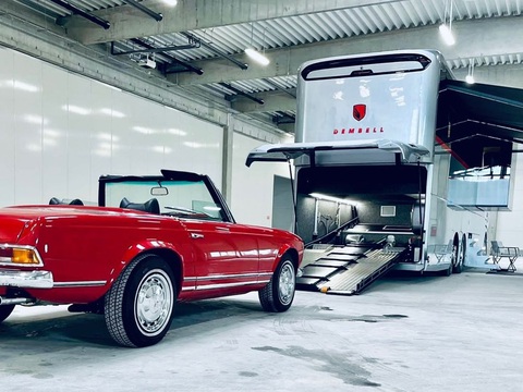 Nhà di động như du thuyền sang trọng: Mọi thứ đều được sưởi ấm, có cả garage để vừa xe Mercedes-Benz - Ảnh 2. Nhà di động như du thuyền sang trọng: Mọi thứ đều được sưởi ấm, có cả garage để vừa xe Mercedes-Benz - Ảnh 2.