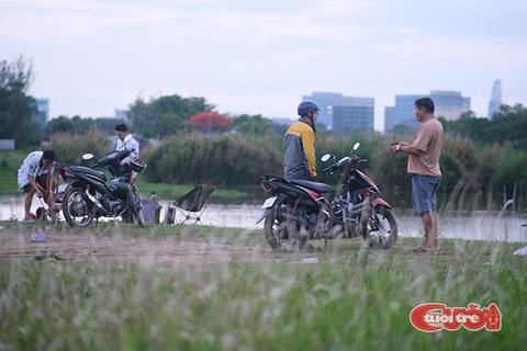 Bạn trẻ check-in, dựng lều cắm trại tại đảo Kim Cương - Ảnh 5. Bạn trẻ check-in, dựng lều cắm trại tại đảo Kim Cương - Ảnh 5.