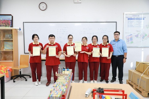 Sức hút từ học bổng 'tìm kiếm lãnh đạo trẻ' tại SIU - Ảnh 3. Học hỏi kinh nghiệm, cọ xát thực tế giúp các bạn trẻ hình thành cảm quan về môi trường lao động và sớm nắm bắt nhu cầu nhà tuyển dụng.