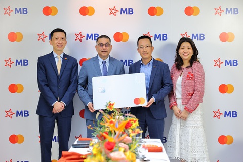 Ngân hàng MB và Mastercard công bố hợp tác chiến lược toàn diện - Ảnh 1. Ngân hàng MB và Mastercard công bố hợp tác chiến lược toàn diện - Ảnh 1.