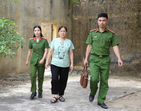 Người phụ nữ thay tên đổi họ, trốn truy nã suốt 28 năm bị bắt giữ - Ảnh 1. Người phụ nữ thay tên đổi họ, trốn truy nã suốt 28 năm bị bắt giữ - Ảnh 1.