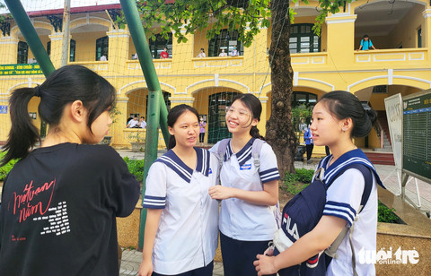 Bài báo về SEA Games 32 trên Tuổi Trẻ vào đề thi ngữ văn tuyển sinh lớp 10 - Ảnh 1. Bài báo về SEA Games 32 trên Tuổi Trẻ vào đề thi ngữ văn tuyển sinh lớp 10 - Ảnh 1.