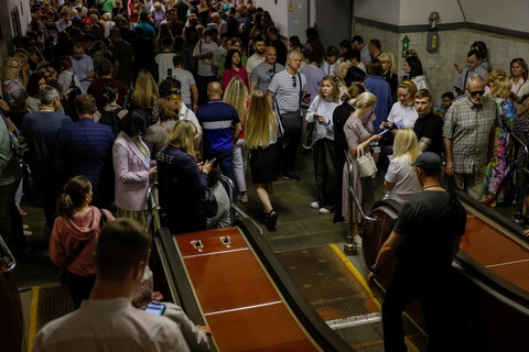 Nga, Ukraine cùng bị không kích trong đêm - Ảnh 2. Nga, Ukraine cùng bị không kích trong đêm - Ảnh 2.