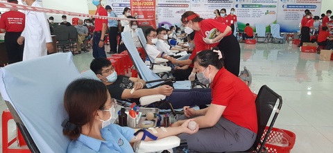 Bệnh viện Huyết học - Truyền máu Cần Thơ đề nghị 74 bệnh viện dùng máu tiết kiệm, vì sao? - Ảnh 1. Bệnh viện Huyết học - Truyền máu Cần Thơ đề nghị 74 bệnh viện dùng máu tiết kiệm, vì sao? - Ảnh 1.