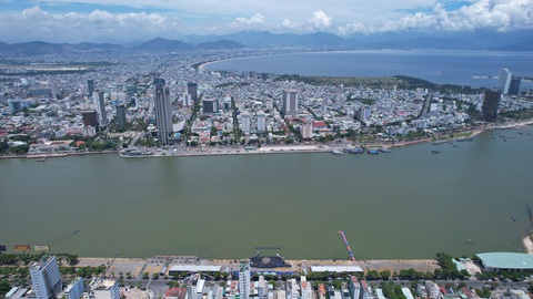 Trước giờ pháo hoa rực sáng bầu trời, Đà Nẵng kêu gọi giữ sạch mặt đất - Ảnh 1. Trước giờ pháo hoa rực sáng bầu trời, Đà Nẵng kêu gọi giữ sạch mặt đất - Ảnh 1.