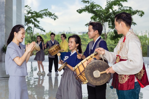 Trường ĐH Văn Hiến đạt chuẩn kiểm định chất lượng giáo dục 3 chương trình đào tạo - Ảnh 1. Trường ĐH Văn Hiến đạt chuẩn kiểm định chất lượng giáo dục 3 chương trình đào tạo - Ảnh 1.