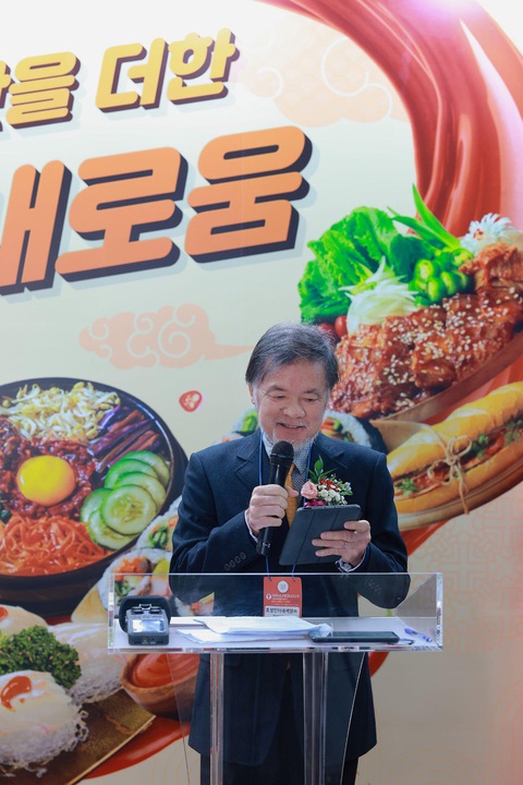 Chin-su gây ấn tượng với Bộ gia vị và Phở tại Seoul Food 2023 - Ảnh 5. Ông Phạm Hồng Sơn phát biểu tại sự kiện Seoul Food 2023