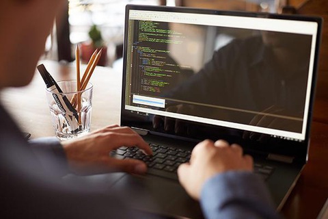 Backend Developer làm gì? Điều kiện để trở thành lập trình viên Backend (Phần 2) - Ảnh 3. Quản lý hoặc kỹ thuật - Ảnh: Internet