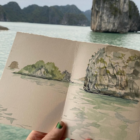 Vịnh Lan Hạ (Hải Phòng) trong tranh của Liz McGrath - Ảnh NVCC Vịnh Lan Hạ (Hải Phòng) trong tranh của Liz McGrath - Ảnh NVCC