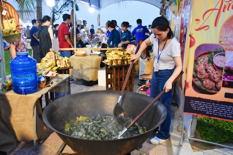 Lễ hội ẩm thực Festival biển Nha Trang: Món ngon hội tụ - Ảnh 4. Lễ hội ẩm thực Festival biển Nha Trang: Món ngon hội tụ - Ảnh 4.