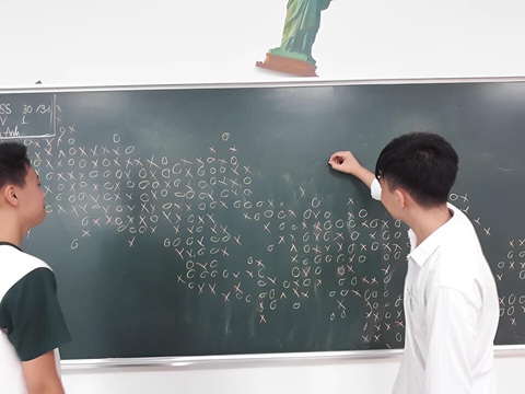 Ảnh vui 20-6: Tìm cách thoát hiểm cho anh trai đội nón sai - Ảnh 3. Ảnh vui 20-6: Tìm cách thoát hiểm cho anh trai đội nón sai - Ảnh 3.