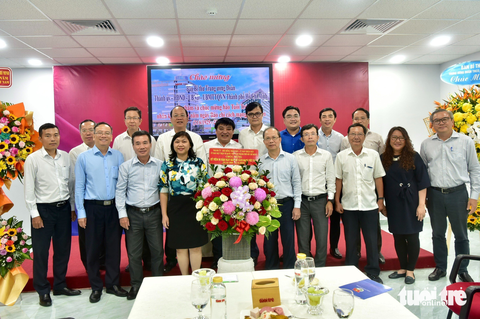 Nhiều cơ quan, đơn vị đến thăm, chúc mừng báo Tuổi Trẻ - Ảnh 1. Nhiều cơ quan, đơn vị đến thăm, chúc mừng báo Tuổi Trẻ - Ảnh 1.