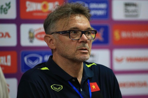 HLV Philippe Troussier: Ngoài chiến thắng thì lối chơi trận này đã thật sự tốt - Ảnh 1. HLV Philippe Troussier: Ngoài chiến thắng thì lối chơi trận này đã thật sự tốt - Ảnh 1.