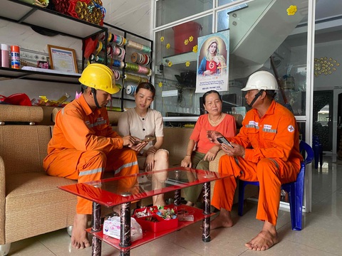 Điện lực Phú Yên tăng cường truyên truyền sử dụng điện tiết kiệm - Ảnh 1. Điện lực Phú Yên tăng cường truyên truyền sử dụng điện tiết kiệm - Ảnh 1.