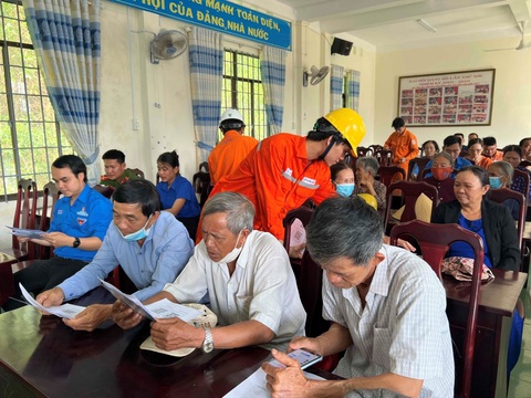 Điện lực Phú Yên tăng cường truyên truyền sử dụng điện tiết kiệm - Ảnh 2. Điện lực Phú Yên tăng cường truyên truyền sử dụng điện tiết kiệm - Ảnh 2.
