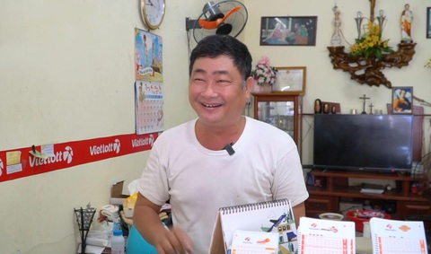 ‘Mật mã’ của ông chủ tiệm vé số vui tính - Ảnh 3. ‘Mật mã’ của ông chủ tiệm vé số vui tính - Ảnh 3.