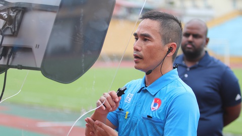 VPF và FPT Play nỗ lực đưa VAR áp dụng tại V-League - Ảnh 1. VPF và FPT Play nỗ lực đưa VAR áp dụng tại V-League - Ảnh 1.