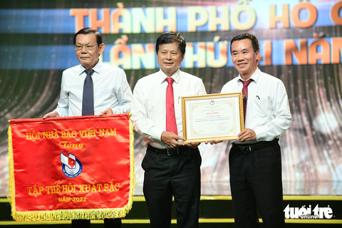 Báo chí phát huy vai trò là vũ khí sắc bén, là lực lượng xung kích trên mặt trận tư tưởng - văn hóa - Ảnh 4. Báo chí phát huy vai trò là vũ khí sắc bén, là lực lượng xung kích trên mặt trận tư tưởng - văn hóa - Ảnh 4.