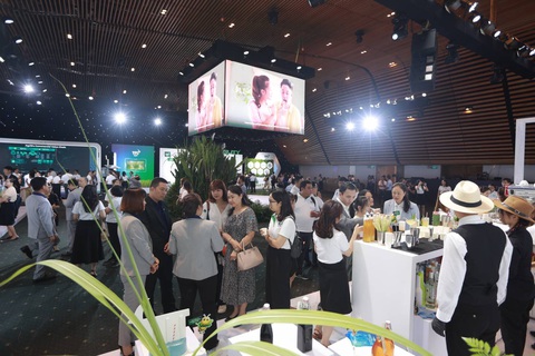 TTC AgriS Innovation Day 2023 - Khai mở dẫn dắt nền kinh tế nông nghiệp bền vững - Ảnh 4. Các gian hàng thu hút sự quan tâm của các khách hàng đối tác đến tham dự TTC AgriS Innovation Day 2023. Ảnh: D.K