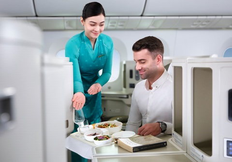 Vietnam Airlines dẫn đầu thị phần đường bay Việt Nam - Pháp sau 20 năm khai thác - Ảnh 2. Vietnam Airlines dẫn đầu thị phần đường bay Việt Nam - Pháp sau 20 năm khai thác - Ảnh 2.