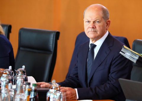 Thủ tướng Đức Olaf Scholz cam kết đảm bảo an ninh lâu dài cho Ukraine - Ảnh: REUTERS Thủ tướng Đức Olaf Scholz cam kết đảm bảo an ninh lâu dài cho Ukraine - Ảnh: REUTERS