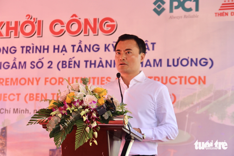 Dự án metro số 2 Bến Thành - Tham Lương chính thức khởi công gói hạ tầng - Ảnh 2. Phó chủ tịch UBND TP.HCM Bùi Xuân Cương phát biểu tại buổi lễ