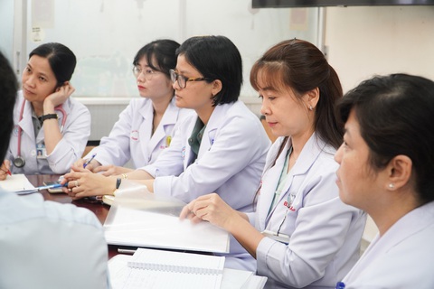 óm tư vấn của Bệnh viện Chợ Rẫy gồm 14 bác sĩ đến từ nhiều chuyên khoa, có kinh nghiệm để hỗ trợ tư vấn cho các thí sinh - Ảnh:BVCC Nhóm tư vấn của Bệnh viện Chợ Rẫy gồm 14 bác sĩ đến từ nhiều chuyên khoa, có kinh nghiệm để hỗ trợ tư vấn cho các thí sinh - Ảnh:BVCC