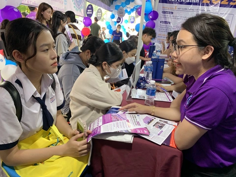 Trường đại học Luật TP.HCM công bố điểm chuẩn xét tuyển sớm - Ảnh 1. Trường đại học Luật TP.HCM công bố điểm chuẩn xét tuyển sớm - Ảnh 1.