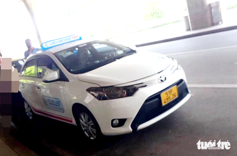 Hãng Saigontourist taxi lên tiếng sau vụ tài xế gắn thiết bị gian lận cước - Ảnh 1. Hãng Saigontourist taxi lên tiếng sau vụ tài xế gắn thiết bị gian lận cước - Ảnh 1.