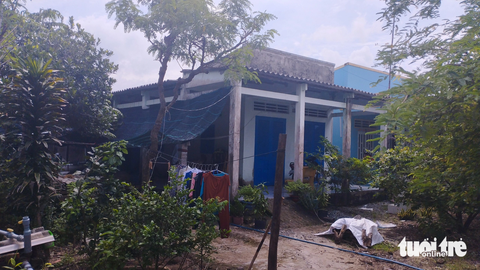 Nam thanh niên nhiều lần xâm hại tình dục bé gái 13 tuổi - Ảnh 1. Căn nhà nơi xảy ra vụ việc - Ảnh: H.T.