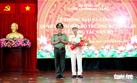 Bộ Công an điều động hai phó giám đốc Công an tỉnh An Giang - Ảnh 1. Bộ Công an điều động hai phó giám đốc Công an tỉnh An Giang - Ảnh 1.