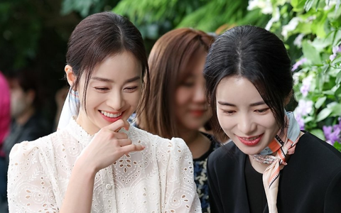 Kim Tae Hee lộ khuyết điểm gương mặt khi đọ sắc Lim Ji Yeon - Ảnh 3. Kim Tae Hee lộ khuyết điểm gương mặt khi đọ sắc Lim Ji Yeon - Ảnh 3.