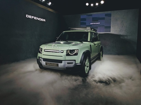 Defender bản kỷ niệm 75 năm ra mắt, số lượng giới hạn, giá từ 6,98 tỉ đồng - Ảnh 3. Defender bản kỷ niệm 75 năm ra mắt, số lượng giới hạn, giá từ 6,98 tỉ đồng - Ảnh 3.