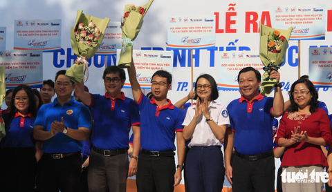 Từng được giúp đỡ, nam sinh nhất quyết đăng ký Tiếp sức mùa thi - Ảnh 1. Chính thức khởi động chương trình Tiếp sức mùa thi 2023 tại TP.HCM - Ảnh: CÔNG TRIỆU