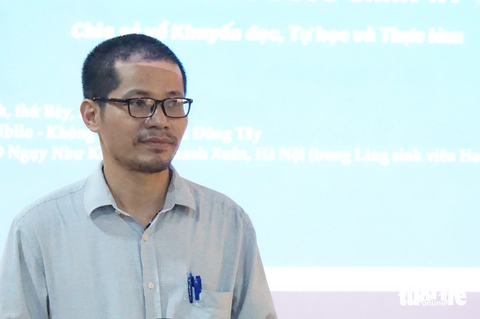 Ông Nguyễn Quang Thạch chia sẻ tại buổi ra mắt sách Những bước chân hy vọng - Ảnh: T.ĐIỂU Ông Nguyễn Quang Thạch chia sẻ tại buổi ra mắt sách Những bước chân hy vọng - Ảnh: T.ĐIỂU