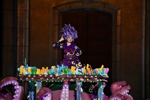 Ấn tượng cùng WonderFest 2023 trên 'đảo cổ tích' - Ảnh 14. Những nhân vật như bước ra từ truyện tranh - Ảnh: MINH CHIẾN