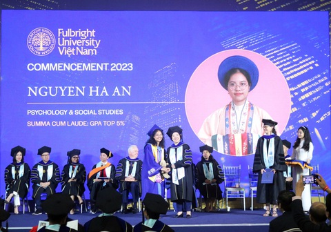 Đại học Fulbright Việt Nam trao bằng tốt nghiệp cho 95 sinh viên khóa đầu tiên - Ảnh 2. Đại học Fulbright Việt Nam trao bằng tốt nghiệp cho 95 sinh viên khóa đầu tiên - Ảnh 2.