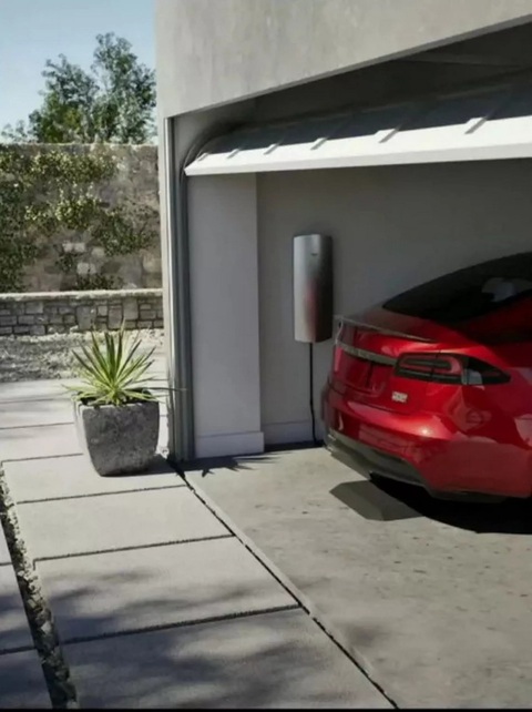 Tesla quay trở lại cân nhắc công nghệ sạc xe điện không dây - Ảnh 2. Bàn sạc không dây xuất hiện dưới vị trí pin điện trong ảnh teaser - Ảnh: Tesla