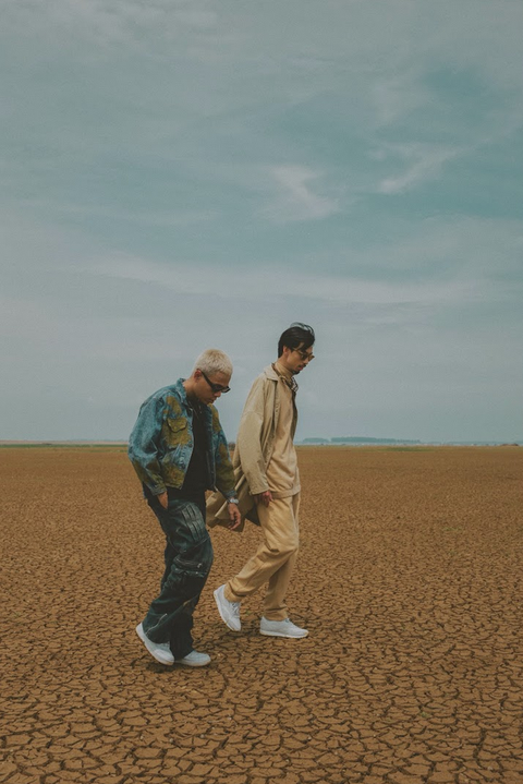 Rapper Lil Wuyn tung MV “Mở mắt” kết hợp cùng Đen Vâu - Ảnh 3. Rapper Lil Wuyn tung MV “Mở mắt” kết hợp cùng Đen Vâu - Ảnh 3.