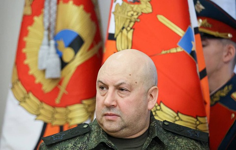 Tướng Nga kêu gọi trùm Wagner nghe lệnh ông Putin, không làm lợi cho Ukraine - Ảnh 1. Phó tư lệnh Các lực lượng liên hợp Nga tham gia chiến dịch quân sự đặc biệt tại Ukraine Sergey Surovikin - Ảnh: TASS