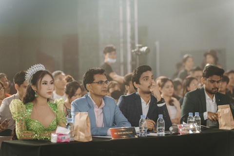 Nguyễn Trang Nguyệt Minh được mời làm giám khảo Miss Teen International 2023 Trong đêm chung kết Miss Teen International 2023, đương kim Miss Teen Grand International 2023 Nguyễn Trang Nguyệt Minh giữ vai trò giám khảo.
