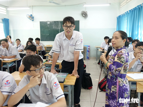 Công bố 156 điểm thi tốt nghiệp THPT ở TP.HCM - Ảnh 1. Học sinh lớp 12 ở TP.HCM ôn thi tốt nghiệp THPT năm 2023 - Ảnh: NHƯ HÙNG