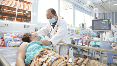 Ca đột quỵ không ngừng tăng theo thời gian nhưng hiện mạng lưới cấp cứu ngoại viện còn mỏng và gặp nhiều khó khăn - Ảnh: PHƯƠNG QUYÊN