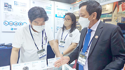 Củng cố thế mạnh doanh nghiệp Việt - Ảnh 1. Doanh nghiệp công nghiệp phụ trợ của Việt Nam tham dự triển lãm của Hàn Quốc để tìm kiếm cơ hội tham gia chuỗi cung ứng của các tập đoàn đa quốc gia Hàn Quốc - Ảnh: N.AN