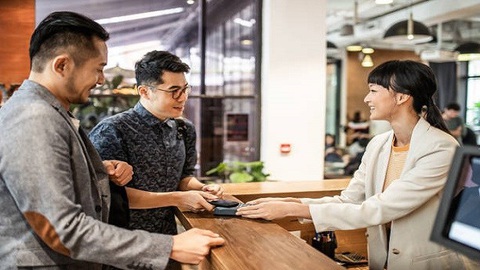 Ứng xử ở khách sạn: Đừng no bụng đói con mắt - Ảnh 1. Ứng xử ở khách sạn: Đừng no bụng đói con mắt - Ảnh 1.