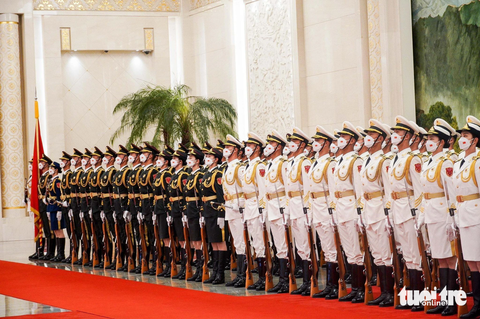 Hàng tiêu binh danh dự chào đón Thủ tướng Phạm Minh Chính và đoàn đại biểu cấp cao Việt Nam - Ảnh: NGỌC AN Hàng tiêu binh danh dự chào đón Thủ tướng Phạm Minh Chính và đoàn đại biểu cấp cao Việt Nam - Ảnh: NGỌC AN