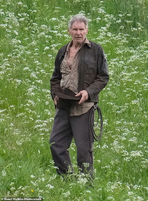 ‘Già gân’ Harrison Ford U80 tự đóng cảnh hành động ra sao trong Indiana Jones 5? - Ảnh 4. ‘Già gân’ Harrison Ford U80 tự đóng cảnh hành động ra sao trong Indiana Jones 5? - Ảnh 4.