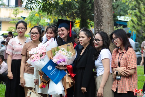 Trường ĐH Tài chính - Marketing: cơ hội trúng tuyển vào đại học ở các chương trình Liên kết quốc tế - Ảnh 1. Sinh viên tốt nghiệp tại Trường Đại học Tài chính - Marketing năm 2023