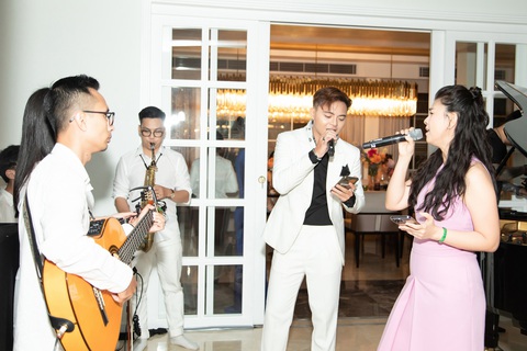 Chi Bảo mở tiệc mừng sinh nhật vợ ở biệt thự mới triệu đô - Ảnh 7. Chi Bảo mở tiệc mừng sinh nhật vợ ở biệt thự mới triệu đô - Ảnh 7.