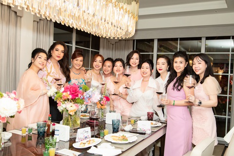 Chi Bảo mở tiệc mừng sinh nhật vợ ở biệt thự mới triệu đô - Ảnh 4. Chi Bảo mở tiệc mừng sinh nhật vợ ở biệt thự mới triệu đô - Ảnh 4.